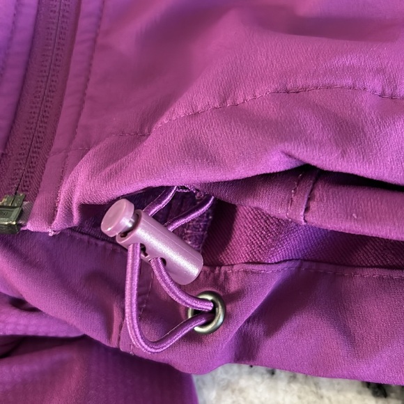 Size M Columbia spring/fall jacket - Picture 11 of 12